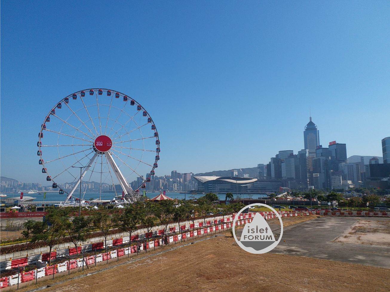 Hong Kong Observation Wheel 香港摩天輪 AIA Vitality Park (1).jpg