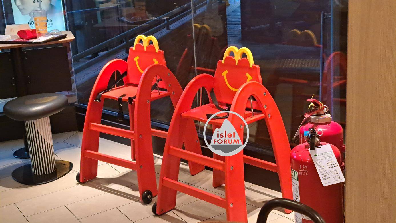 McDonald&#039;s children&#039;s chair 麥當勞兒童椅 (1).jpg