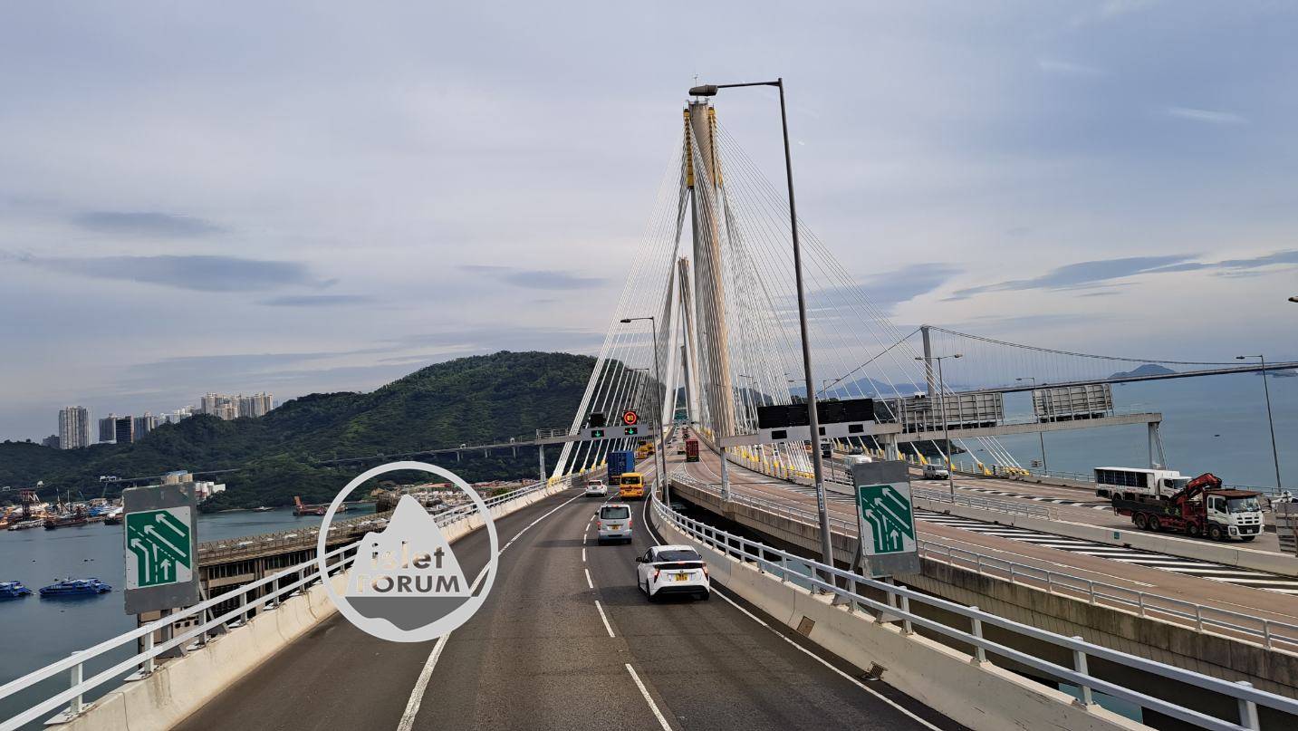 在汀九橋上 On Ting Kau Bridge (1).jpg