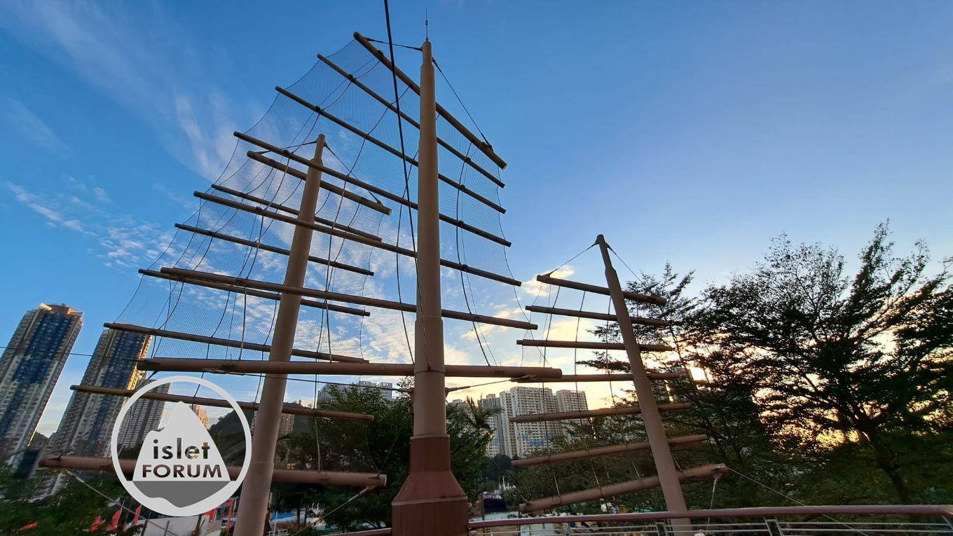 香港仔海濱公園的帆船地標 (10).jpg