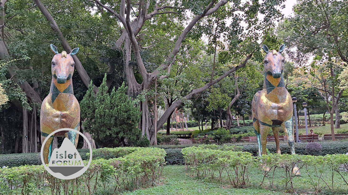 維多利亞公園雙馬雕塑 (3).jpg