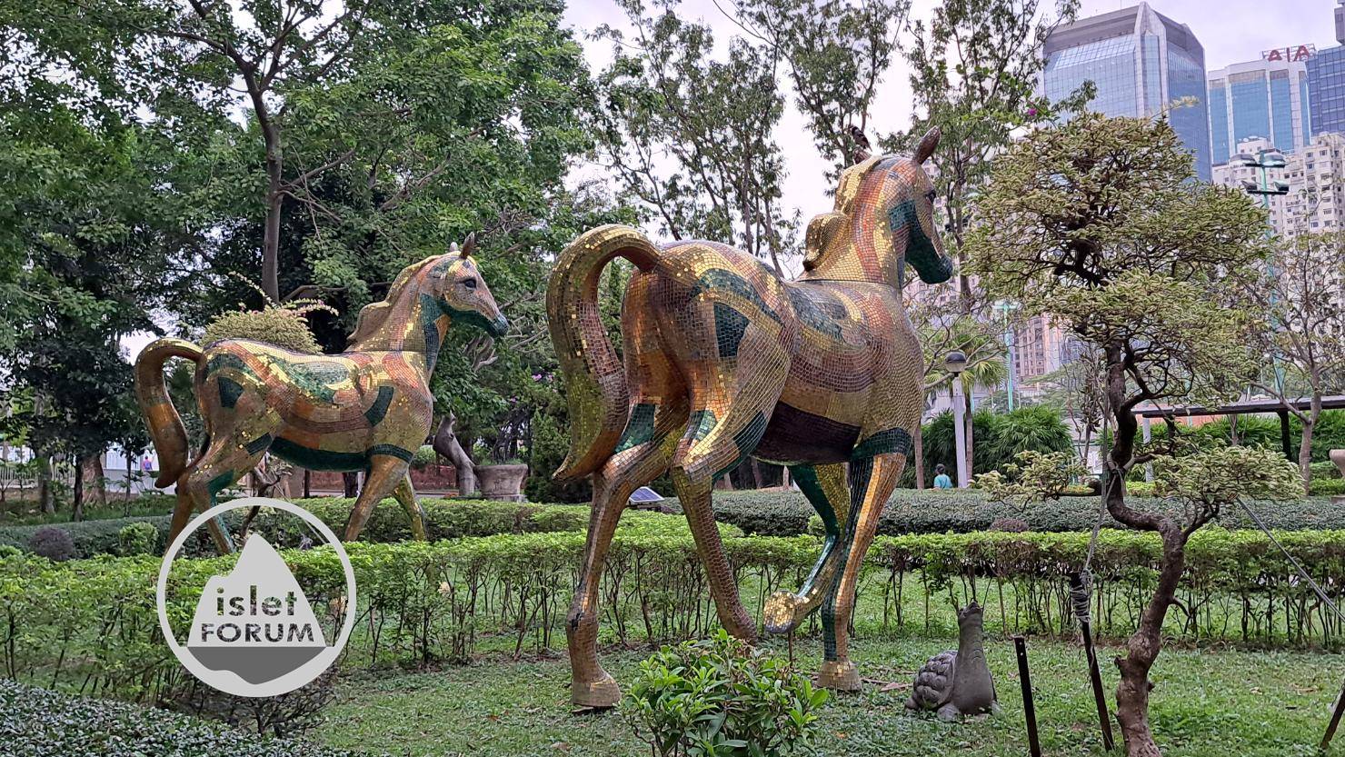 維多利亞公園雙馬雕塑 (9).jpg