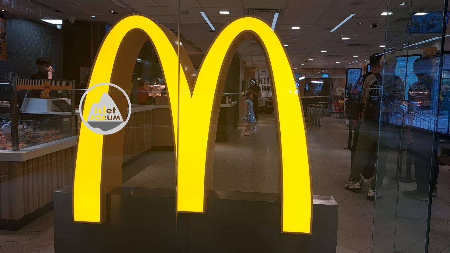 大家熟識的麥當勞標誌 The familiar McDonald&#039;s logo.jpg